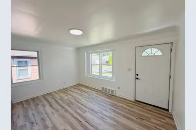 54 E Fairmount Avenue, Pontiac, MI 48340 - Photo 7