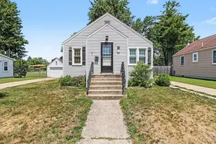 719 Diana St, Ludington, MI 49431 - Photo 3