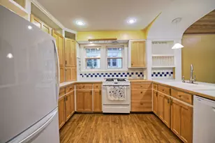 648 Sunset Ln, East Lansing, MI 48823 - Photo 11
