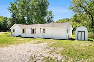 402 W Washington St, Sheridan, MI 48884 - Photo 3