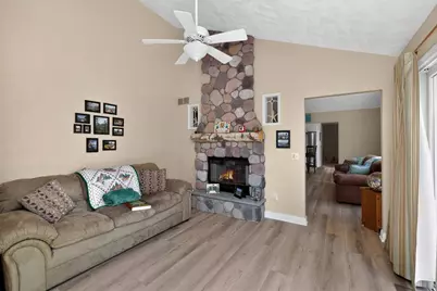 55526 S Thompson Lane, Three Rivers, MI 49093 - Photo 11