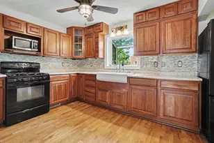 411 Orleans Ave, Battle Creek, MI 49015 - Photo 11