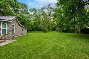 815 Milo St, Benton Harbor, MI 49022 - Photo 3