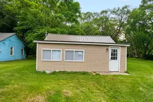 815 Milo St, Benton Harbor, MI 49022 - Photo 1