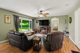 931 10th St, Plainwell, MI 49080 - Photo 9