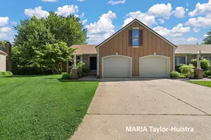 17515 Meadow Wood Rd, Spring Lake, MI 49456 - Photo 3