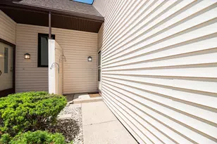 3487 Stonevalley Ln SW, Wyoming, MI 49519 - Photo 3