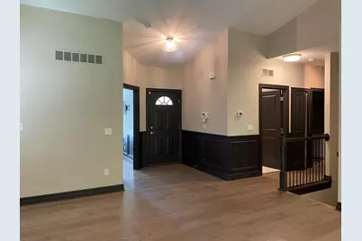 9915 Wayne Road, Livonia, MI 48150 - Photo 11