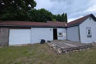 224 S Camburn St, Stanton, MI 48888 - Photo 3