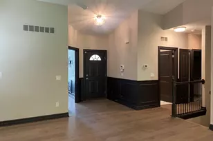 9915 Wayne Rd, Livonia, MI 48150 - Photo 11