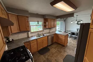 1400 Perry St, Manistee, MI 49660 - Photo 9