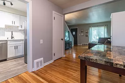 22960 Marter Road, Saint Clair Shores, MI 48080 - Photo 17
