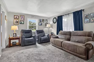 68958 Claire St, Edwardsburg, MI 49112 - Photo 9