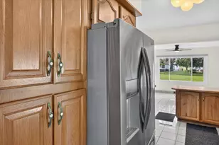 68958 Claire St, Edwardsburg, MI 49112 - Photo 17