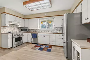 3051 Bluffwood Pl, Saint Joseph, MI 49085 - Photo 7