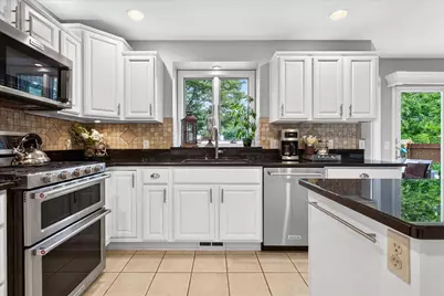 1411 Old Farm Lane, Saint Joseph, MI 49085 - Photo 15