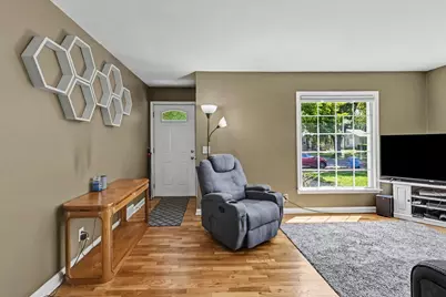533 N Dexter Drive, Lansing, MI 48910 - Photo 5