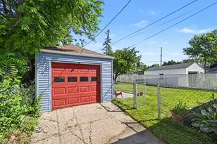 533 N Dexter Dr, Lansing, MI 48910 - Photo 21