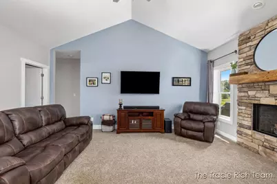 5930 12 Mile Road NE, Rockford, MI 49341 - Photo 9