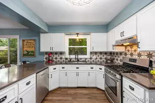 7569 Woodvale St SE, Grand Rapids, MI 49546 - Photo 9