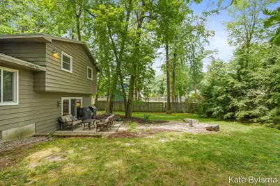 7569 Woodvale Street SE, Grand Rapids, MI 49546 - Photo 29