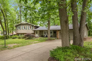7569 Woodvale St SE, Grand Rapids, MI 49546 - Photo 3