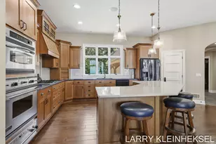 5645 N Lakeshore Dr, Holland, MI 49424 - Photo 29