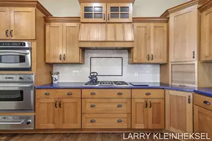 5645 N Lakeshore Dr, Holland, MI 49424 - Photo 35