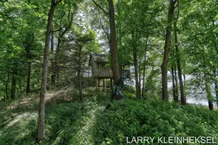 5645 N Lakeshore Dr, Holland, MI 49424 - Photo 91
