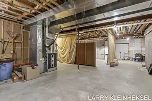 5645 N Lakeshore Dr, Holland, MI 49424 - Photo 89