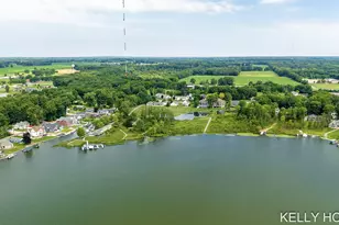 12409 Bayview Dr, Wayland, MI 49348 - Photo 75