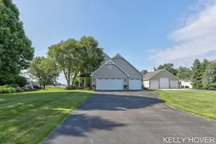 12409 Bayview Dr, Wayland, MI 49348 - Photo 3