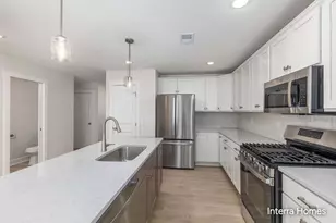 6136 Burgess Dr, Spring Lake, MI 49456 - Photo 9