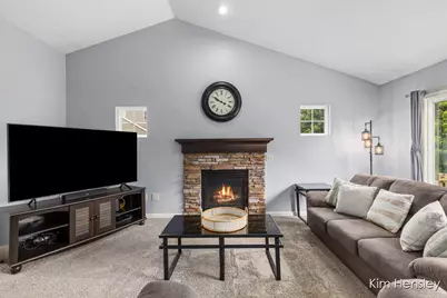 678 Orchard Court NE, Rockford, MI 49341 - Photo 7