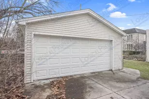 423 S Maple Ave, Royal Oak, MI 48067 - Photo 17