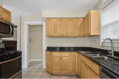 423 S Maple Avenue, Royal Oak, MI 48067 - Photo 3