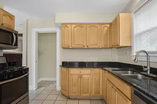 423 S Maple Ave, Royal Oak, MI 48067 - Photo 3