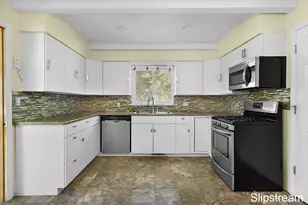168 E Delaware Ave, Benton Harbor, MI 49022 - Photo 7