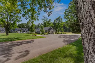 1222 Lochaven Cir, Hillsdale, MI 49242 - Photo 7