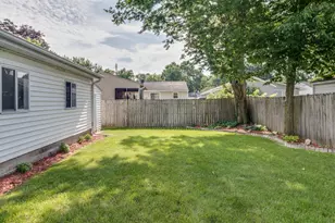 79 S Cedar Ave, Battle Creek, MI 49037 - Photo 3
