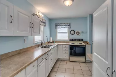79 S Cedar Avenue, Battle Creek, MI 49037 - Photo 5