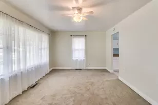 79 S Cedar Ave, Battle Creek, MI 49037 - Photo 9