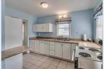 79 S Cedar Avenue, Battle Creek, MI 49037 - Photo 7