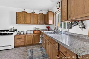 3062 W Cloverdale Rd, Delton, MI 49046 - Photo 5