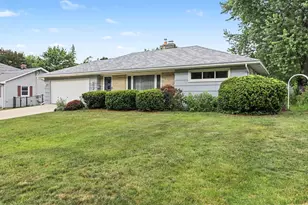 243 Briar Hill Dr, Battle Creek, MI 49015 - Photo 3