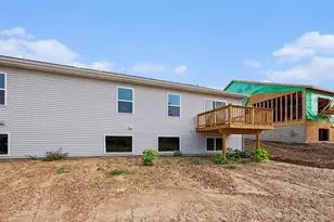 6596 Bellflower Dr SW, Zeeland, MI 49464 - Photo 37