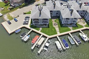 400 Lakeview Ct, Spring Lake, MI 49456 - Photo 3