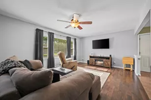 2214 Lynn Dr, Saint Joseph, MI 49085 - Photo 7