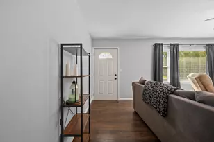 2214 Lynn Dr, Saint Joseph, MI 49085 - Photo 5