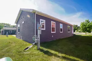 5624 KINGSLEY DR, Rockford, MI 49341 - Photo 23